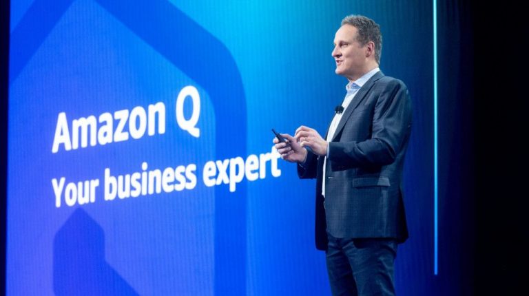 Amazon Q ท้าชน Microsoft Copilot ชิงส่วนแบ่งตลาด AI Assistant ธุรกิจ