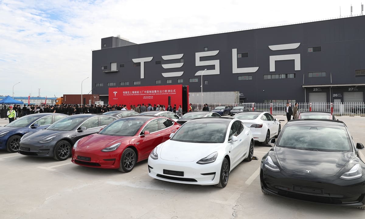 Tesla ปลดพนักงานชาร์จ จุดจบของเครือข่ายซูเปอร์ชาร์จ?